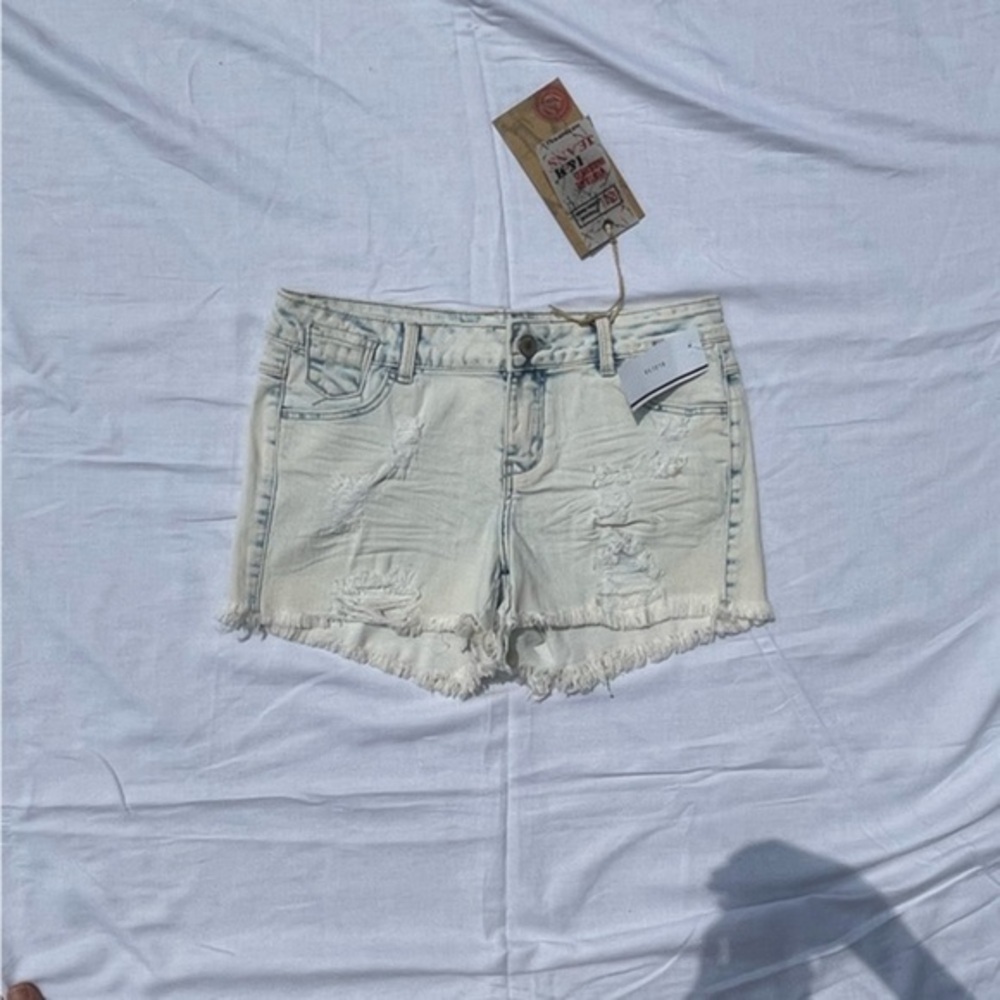 New Acid Wash Jean Shorts - Picture 4 of 8